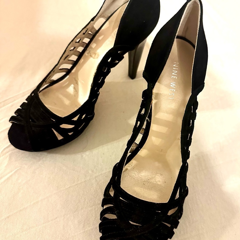 Nine West 8.5 Black Strappy Heels Cutout